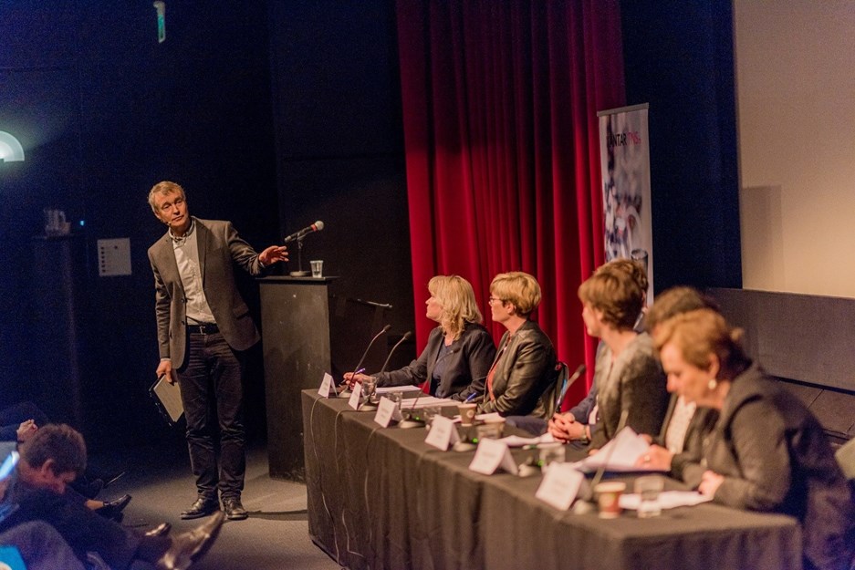 Paneldebatt
