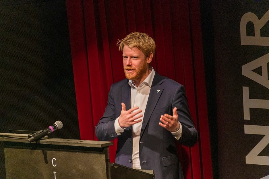 Tony Tiller statsråd ole- og energidepartementet